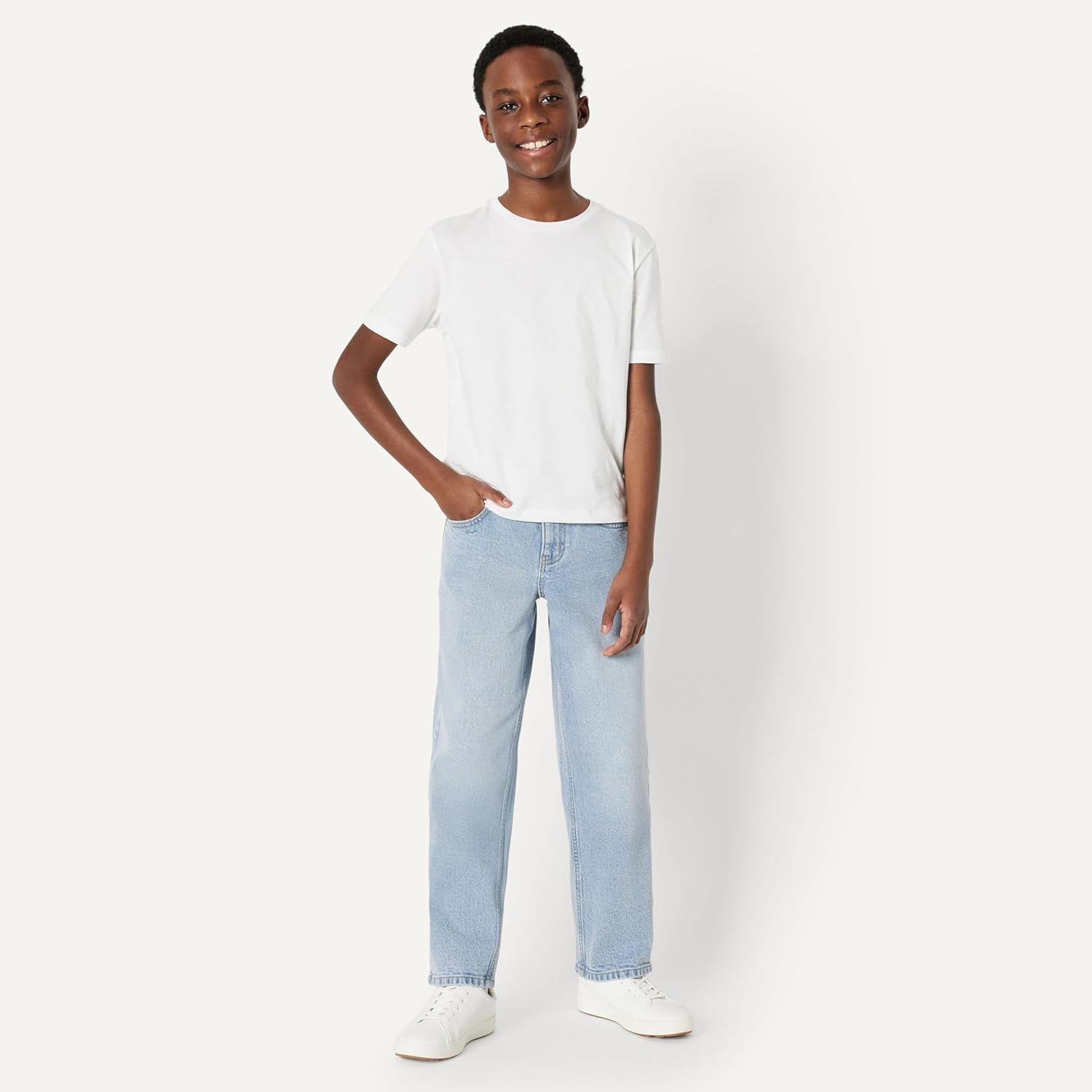 Thumbnail 2 de Amazon Essentials Boys' Medium Stretch Loose-Fit Baggy Jeans