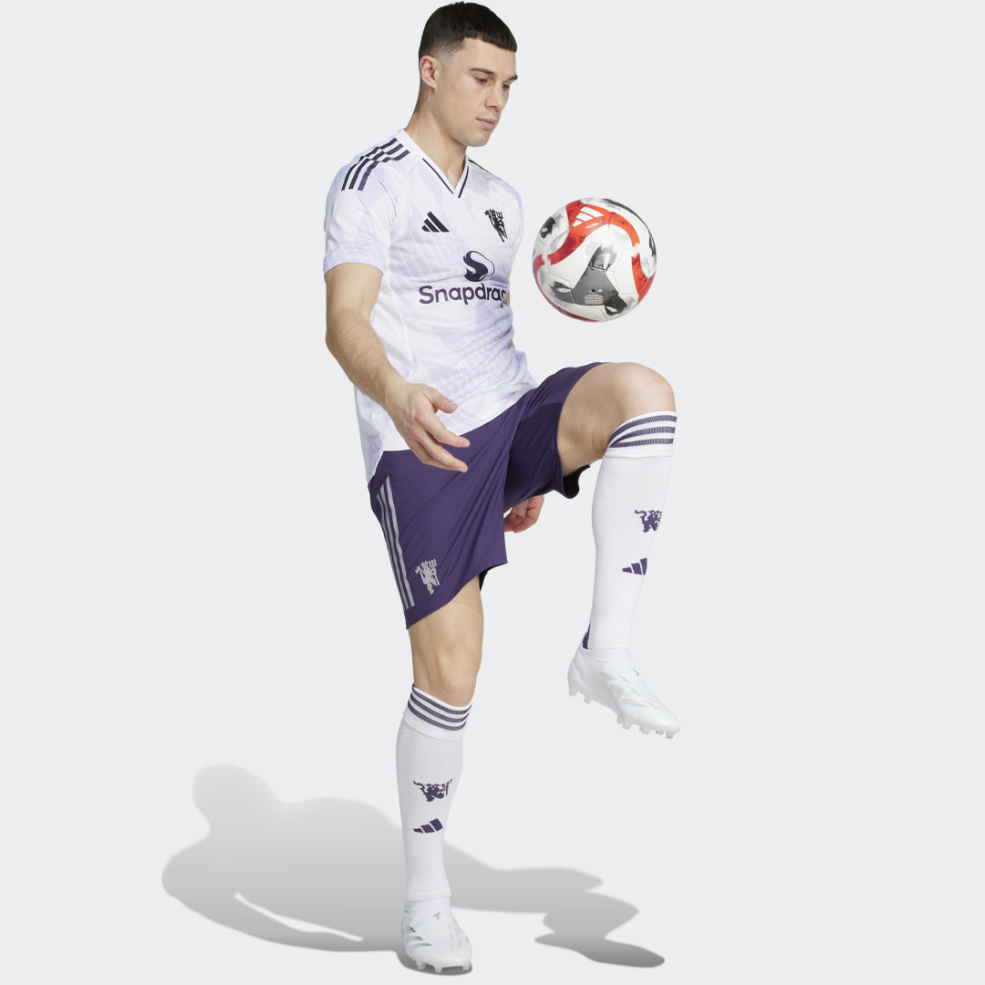 Detalle de Camiseta segunda equipación Manchester United 25/26 de Adidas