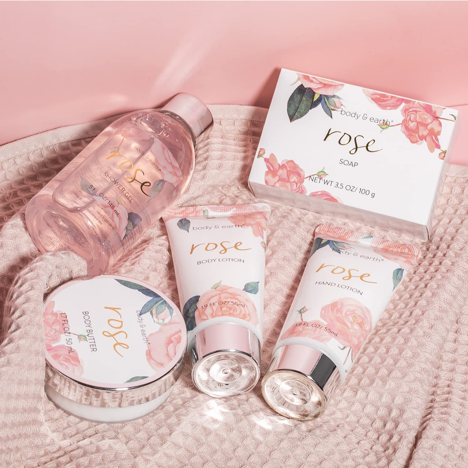 Detalle de BODY & EARTH Geschenbox für Frauen – 5-tlg. Rose Set (Duschgel, Körperbutter, Handcreme, Bodylotion, Seife)