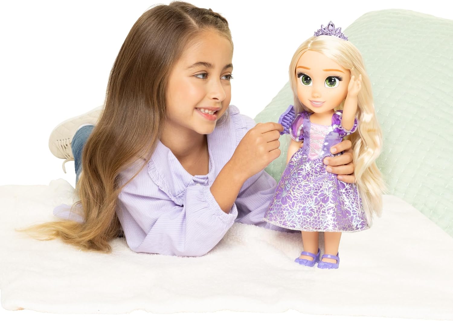 Detalle de Disney Princess Mon Amie Rapunzel-docka, 38 cm med silverklänning och borste