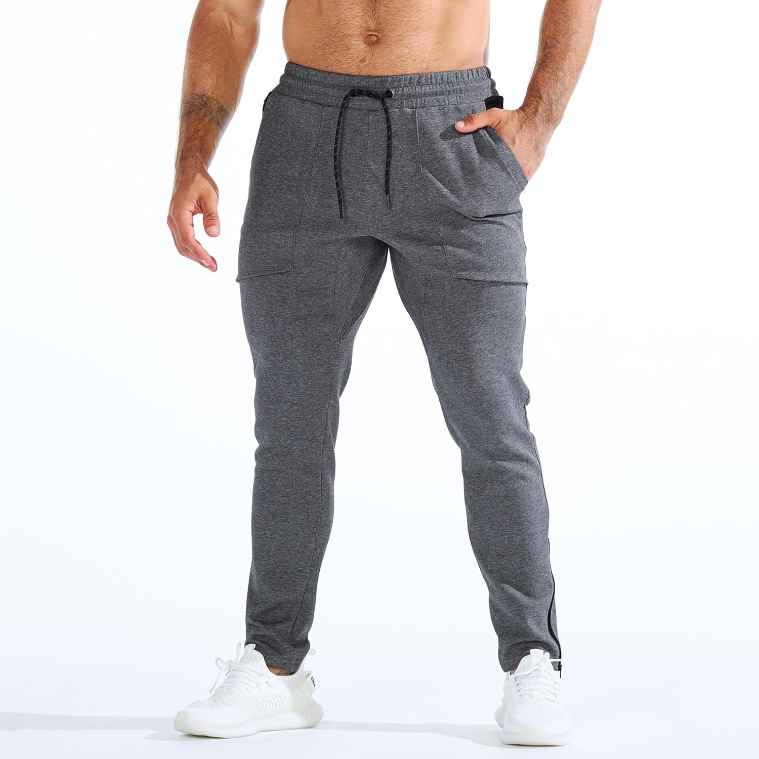 Detalle de BROKIG Mens Zero Armor Gym Jogger Bottoms with ankle zippers and zipped pockets