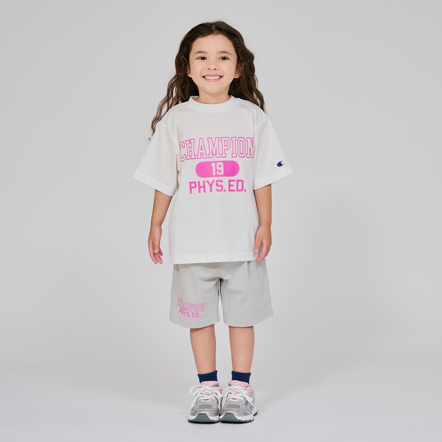 Detalle 2 de Champion CK-D313 キッズ半袖Tシャツ リラックスフィット・速乾・UVカット・耐塩素
