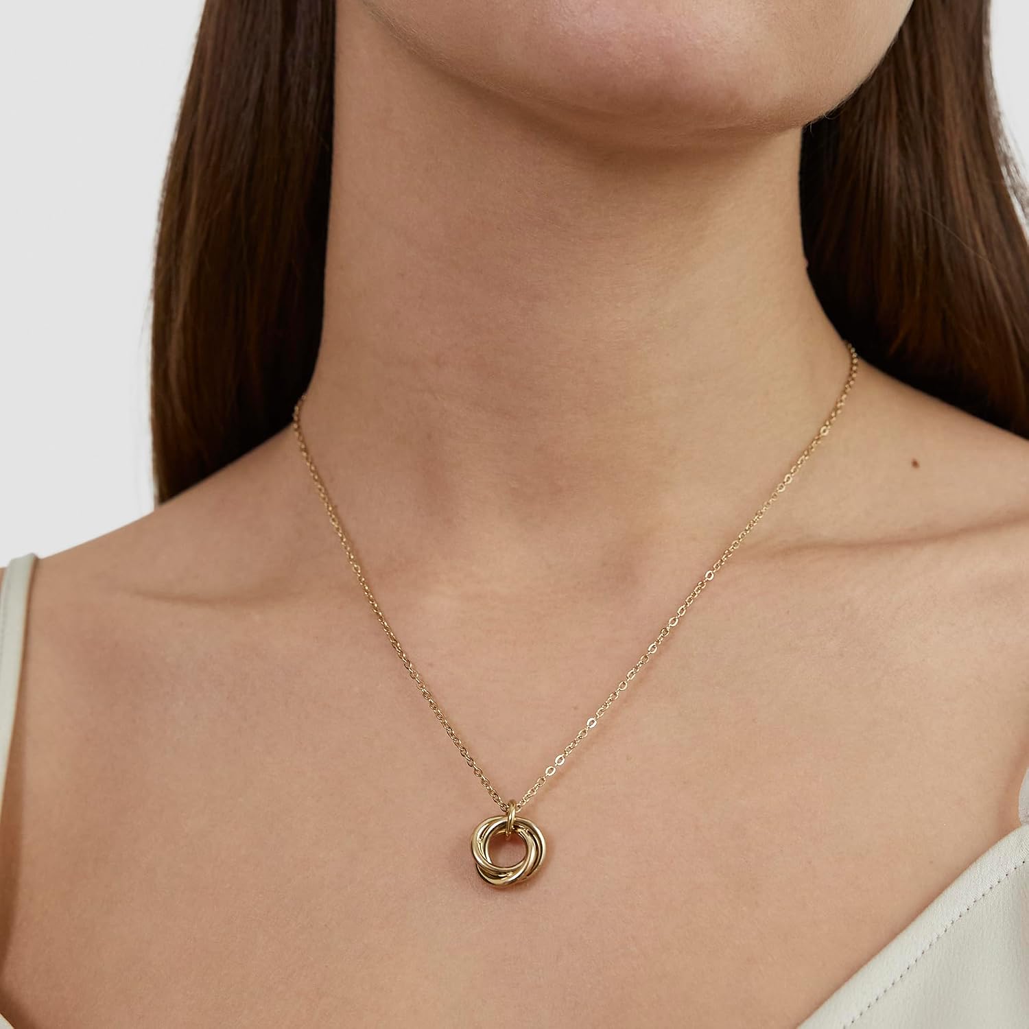 Thumbnail 1 de s.Oliver Damen Schmuck – Halskette, Ohrringe & Armband mit Knoten-Detail aus Edelstahl