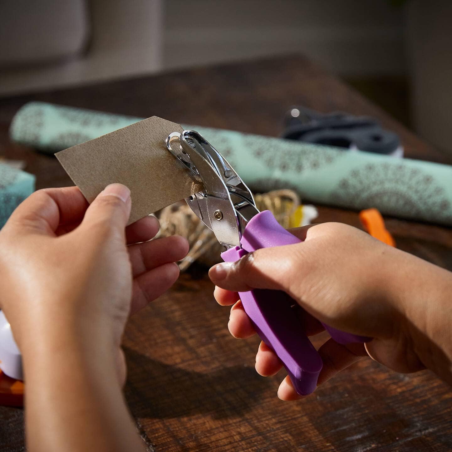 Thumbnail 3 de Fiskars Perforatore a pinza 1003817: cerchi medi con presa Soft-Grip, per mancini e destrorsi