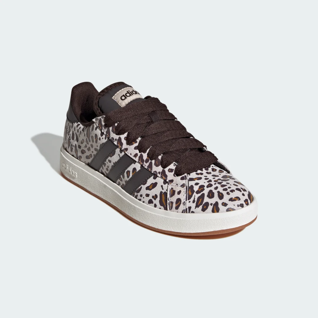 Detalle de Zapatilla Grand Court Base 00s de Adidas en Beige