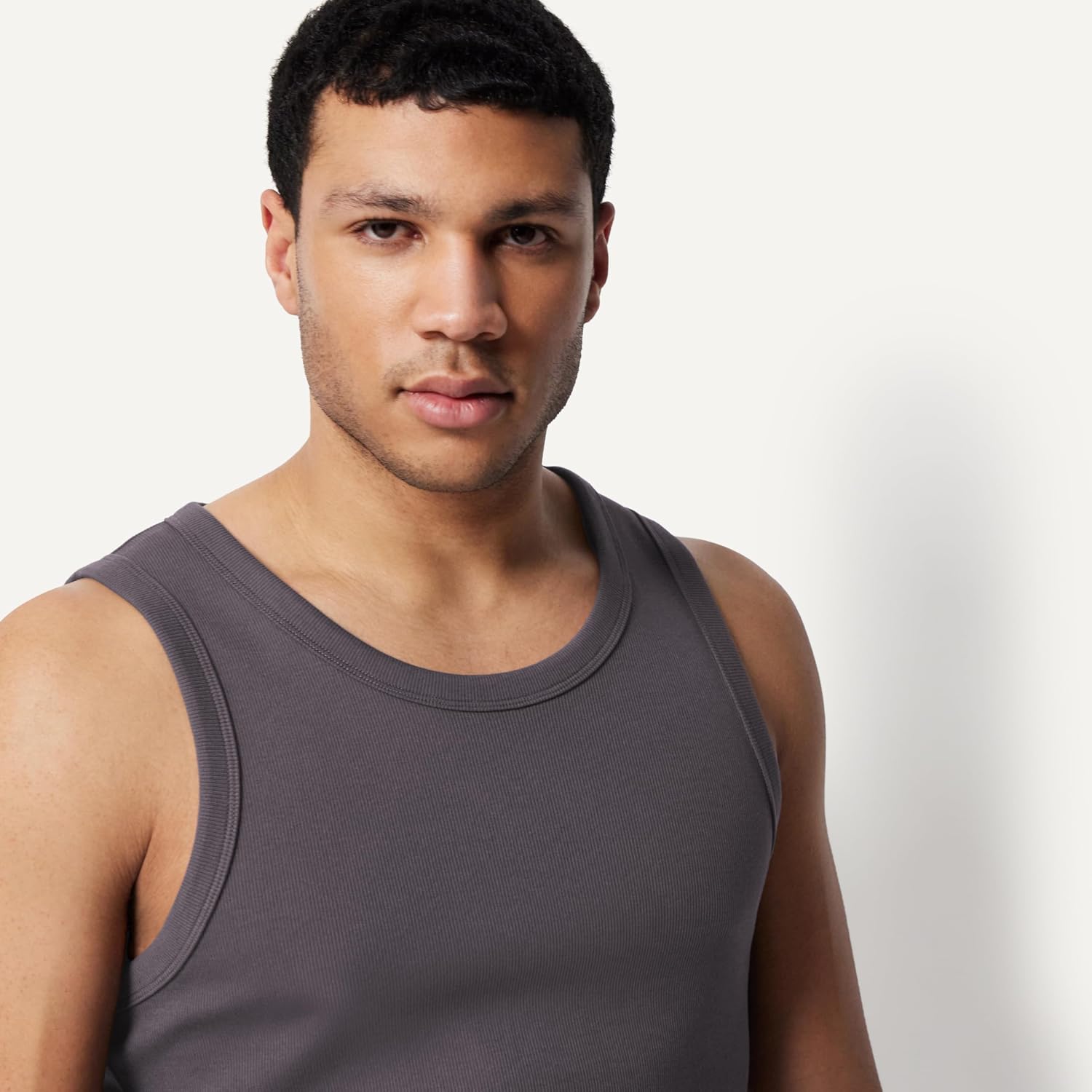 Detalle de Amazon Essentials Men's Slim-Fit Ribbed Vest