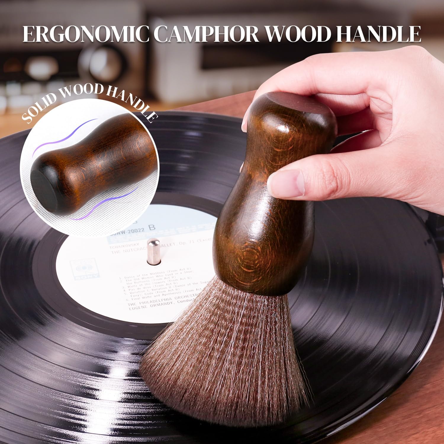 Detalle de XQ XIAO QIAO Vinyl Record Cleaning Brush – Anti-Static Dust Cleaner with Camphor Wood Handle