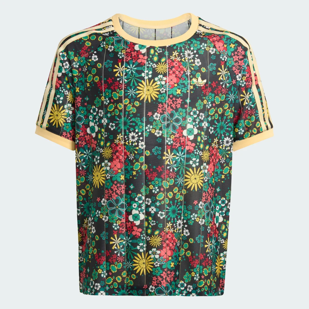 Detalle 2 de Camiseta adidas Originals x Liberty London en Negro