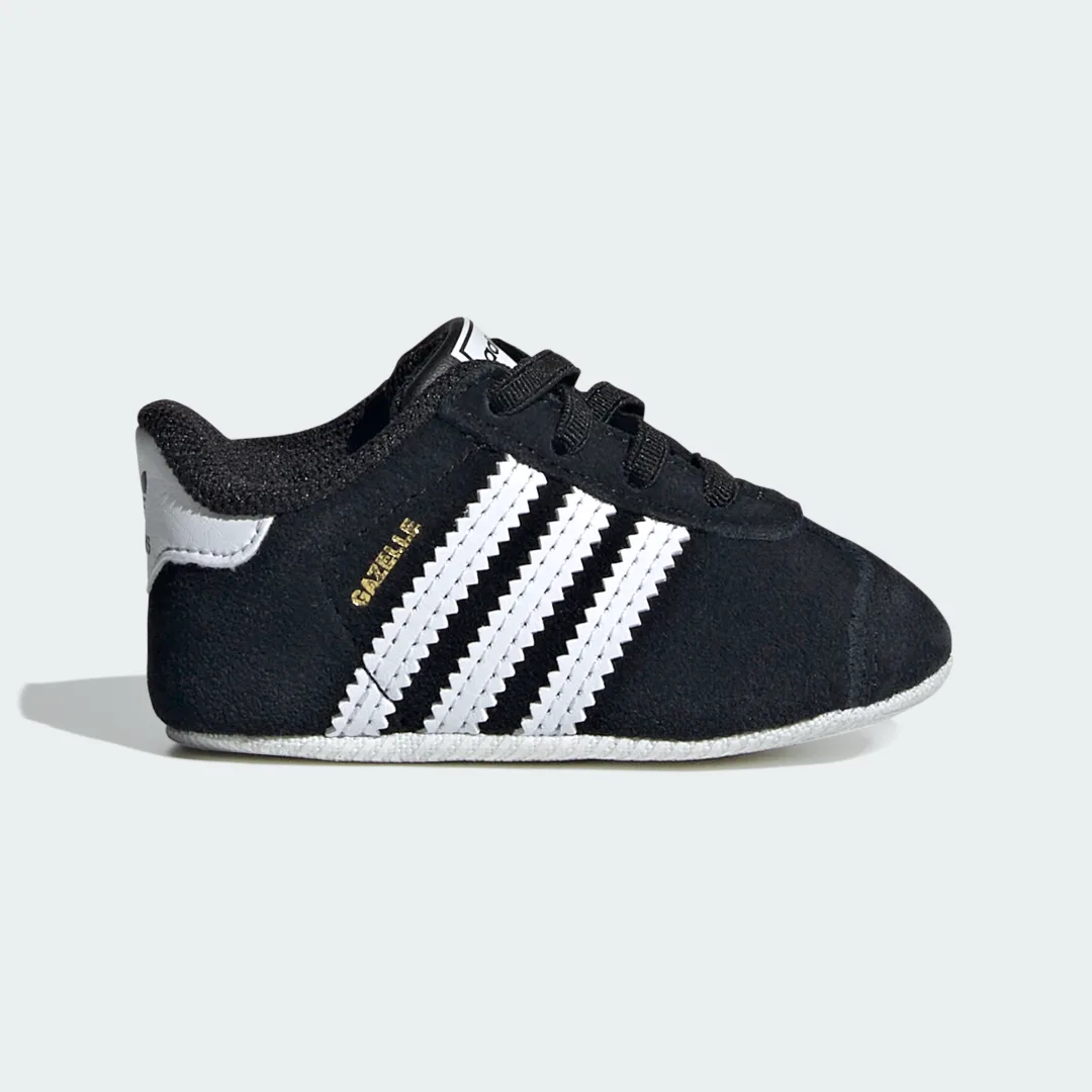 Detalle de Gazelle Bebé en negro de Adidas: confort y estilo para los más pequeños