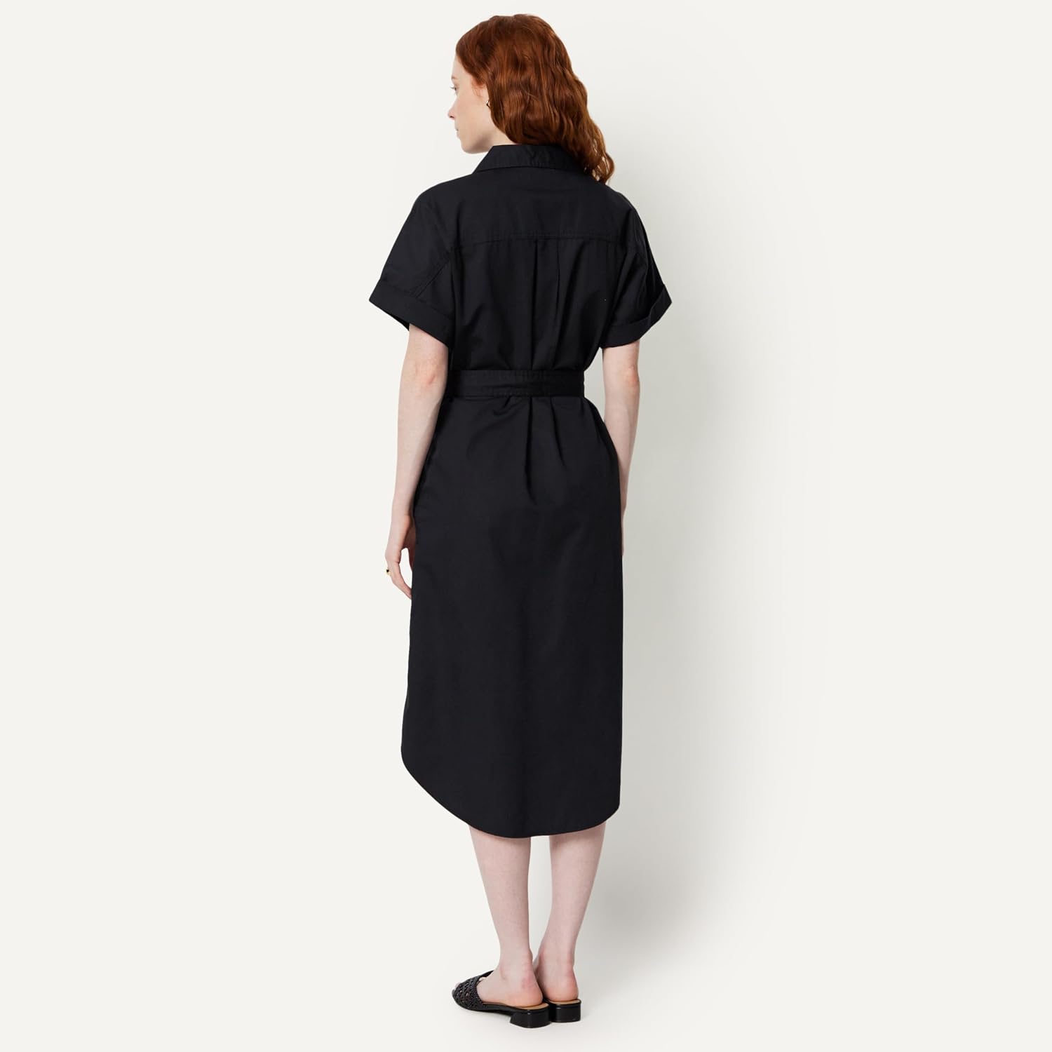 Detalle de Amazon Essentials Women's Relaxed-Fit Short-Sleeved Button-Down Shirt Dress with Belt