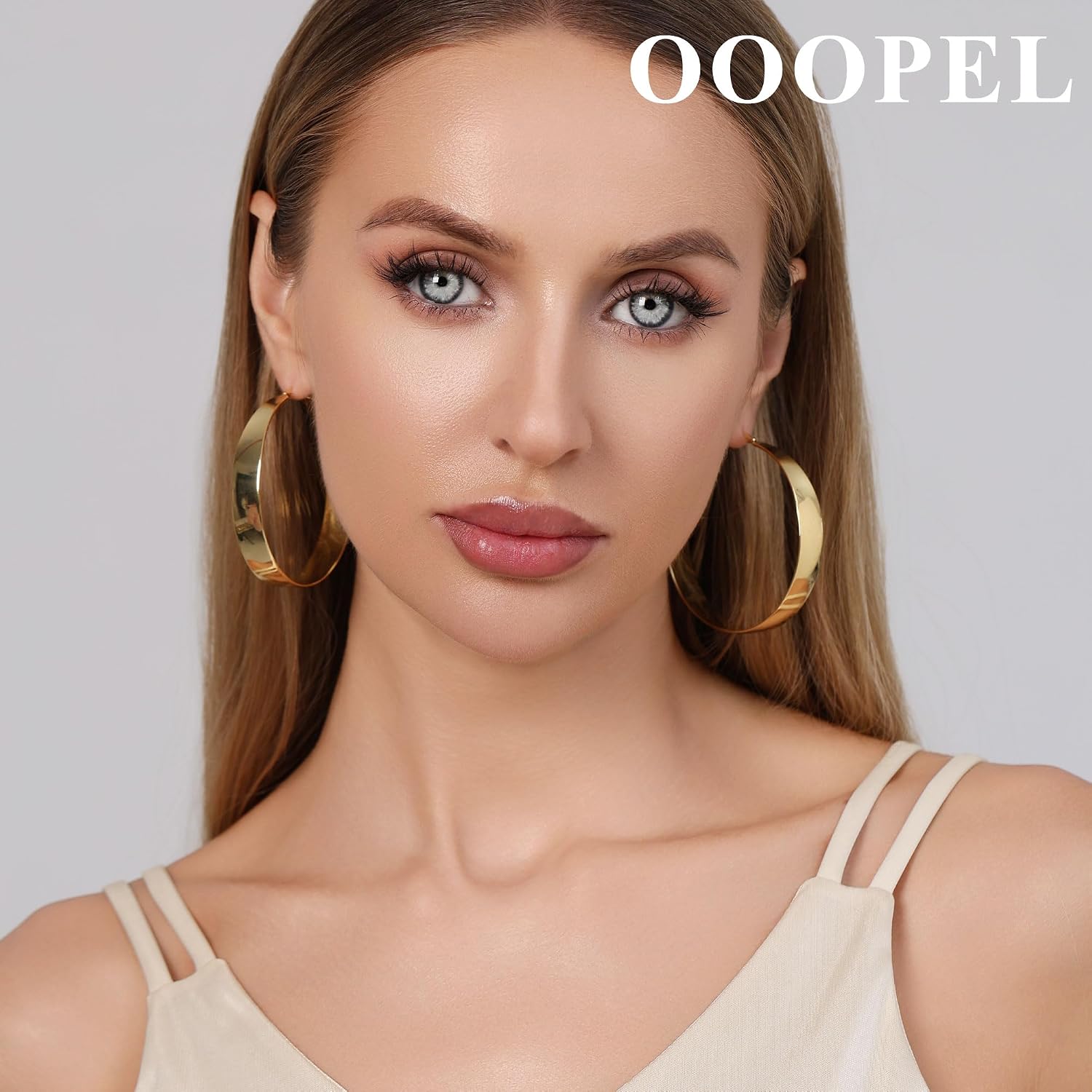 Detalle 2 de OOOPEL Hoop Earrings, 10mm Wide