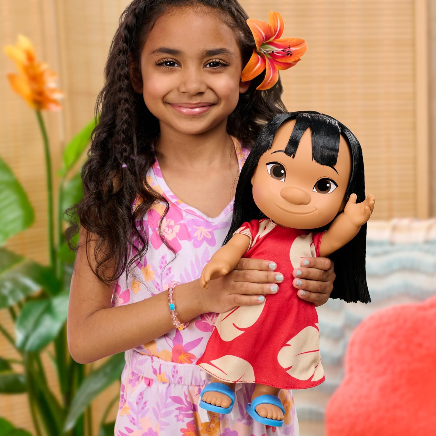 Detalle 2 de Just Play Muñeca Lilo 35,6 cm articulada