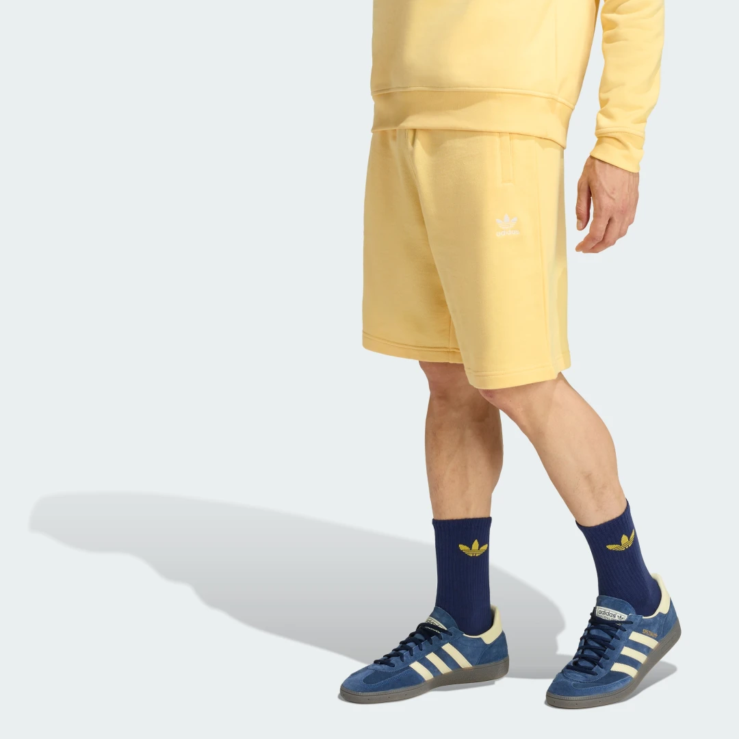 Detalle de Pantalón corto Essentials Trefoil de Adidas – naranja