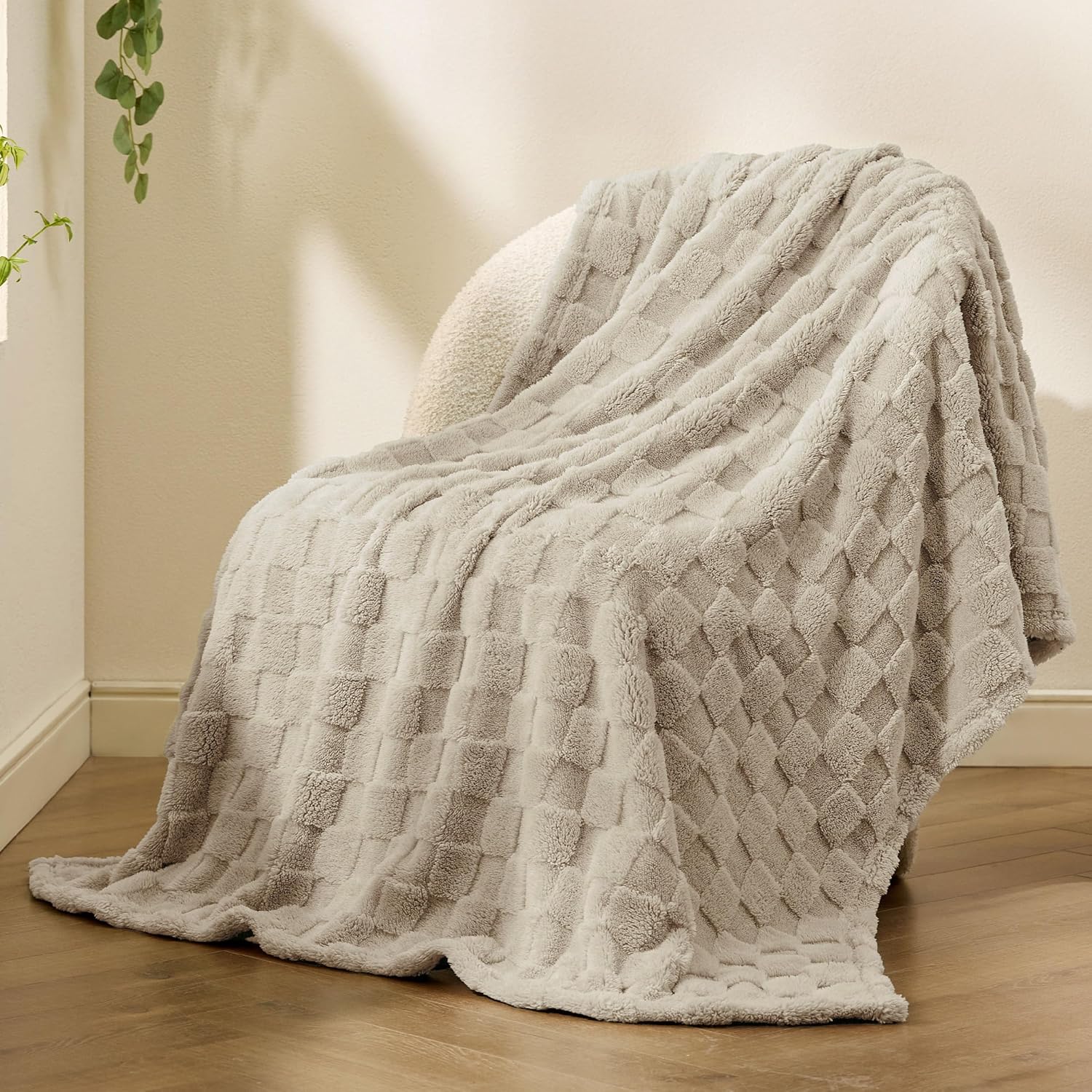 Thumbnail 5 de Bedsure Fleece Throw Blanket for Bed – Soft, Cosy Checkered Sherpa Throw (Beige, 150x200 cm)