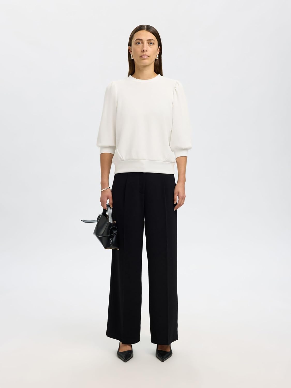 Detalle de Selected Femme women’s loose fit blouse with round neckline and 3/4 puff sleeves