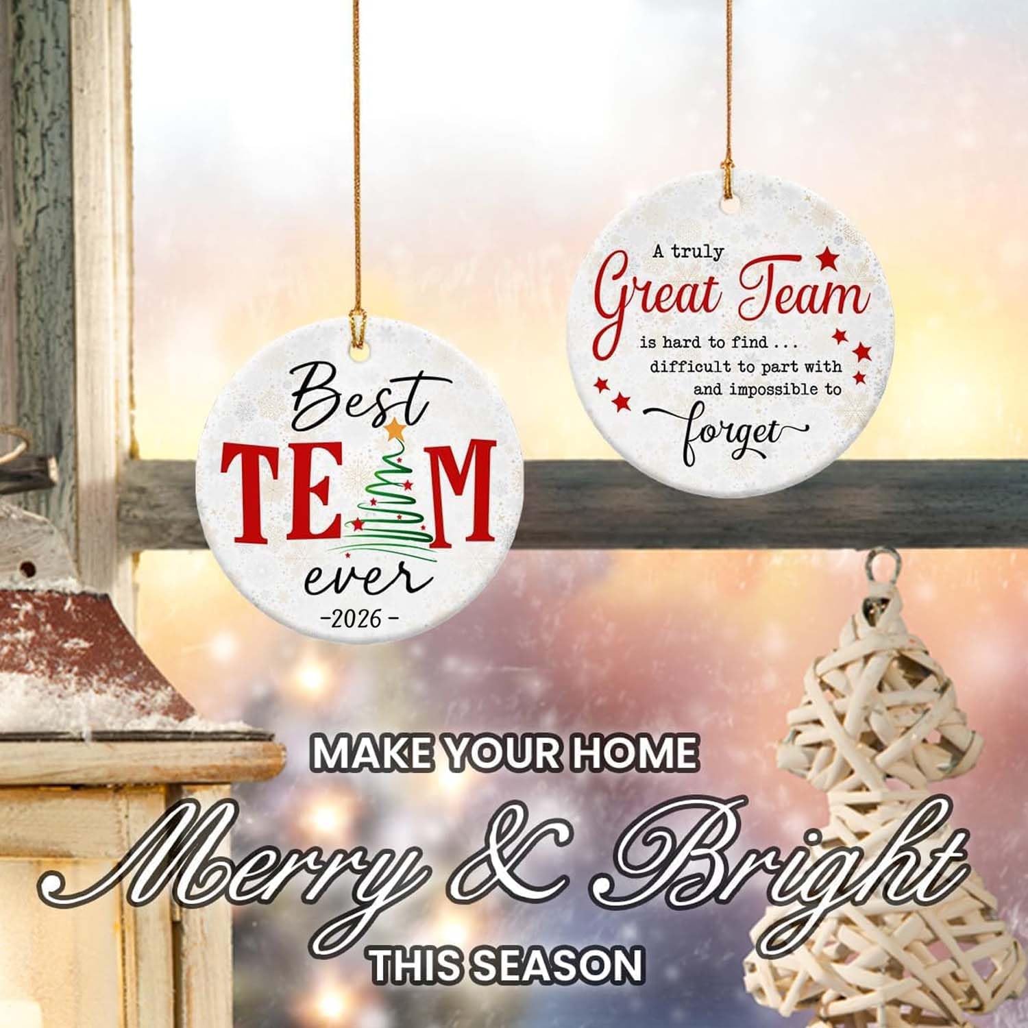 Detalle de Fvviia Best Team Ever Ornament 2026, 3x3-Inch Ceramic Hanging Decoration