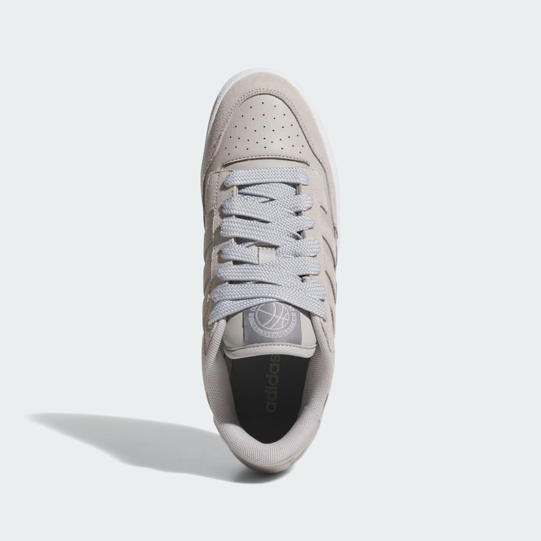 Detalle 2 de Adidas Zapatilla Rapid Court Low − Gris: aire urbano y comodidad para uso diario