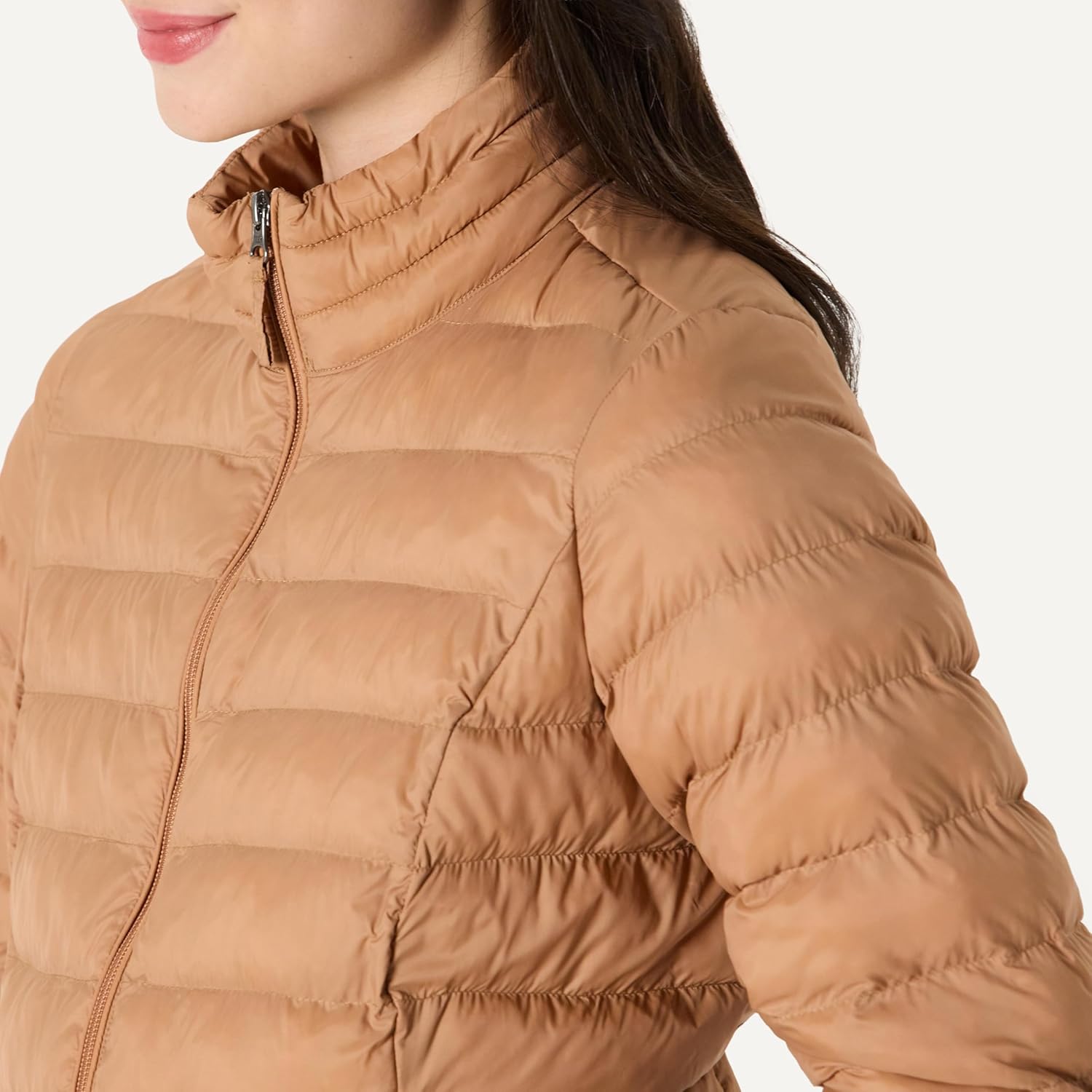 Thumbnail 3 de Amazon Essentials Women’s Lightweight Water-Resistant Packable Puffer Jacket (Plus Size available)