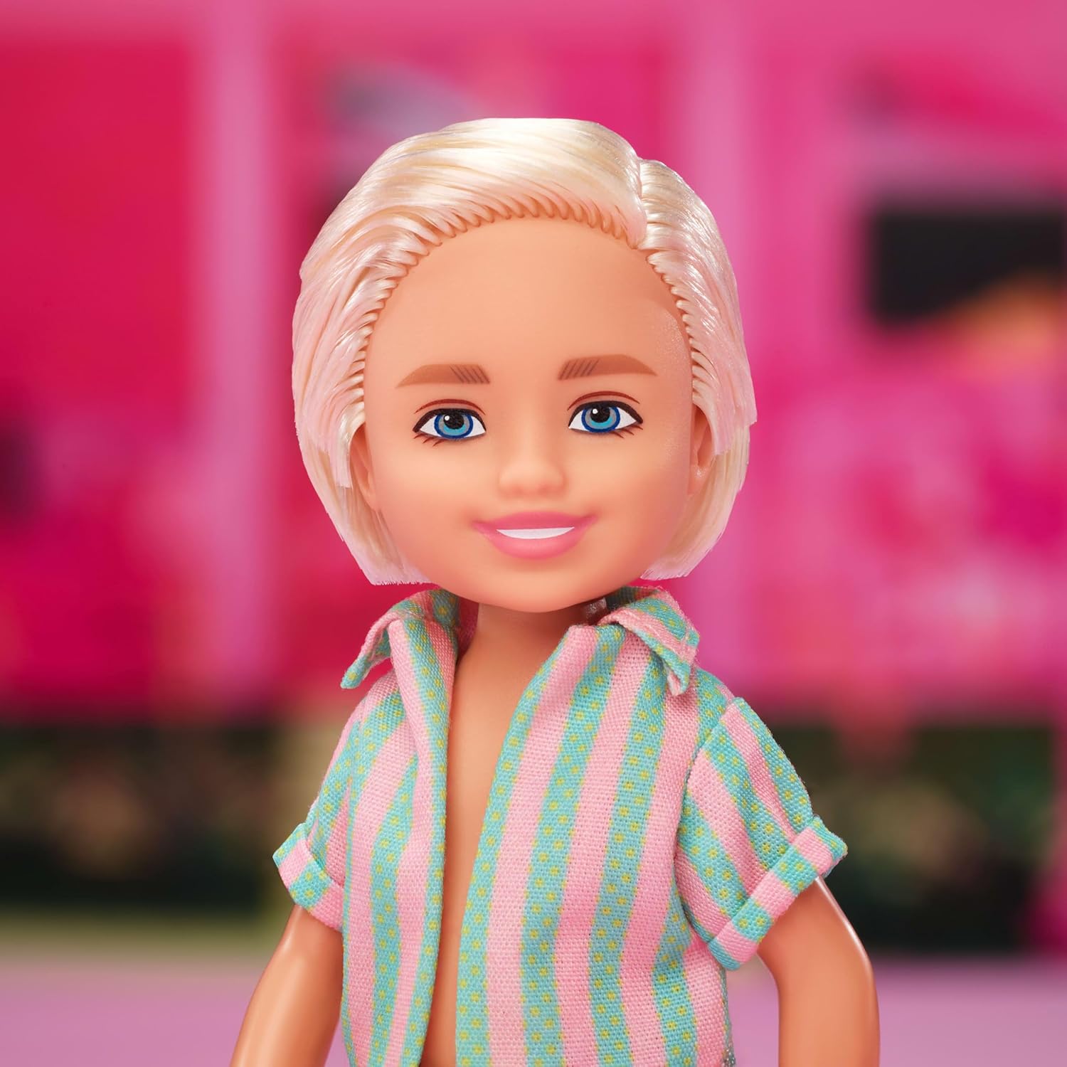 Thumbnail 3 de Barbie The Movie Chelsea Collectible 4-Pack (JBH77) – President Ken and Gloria character dolls