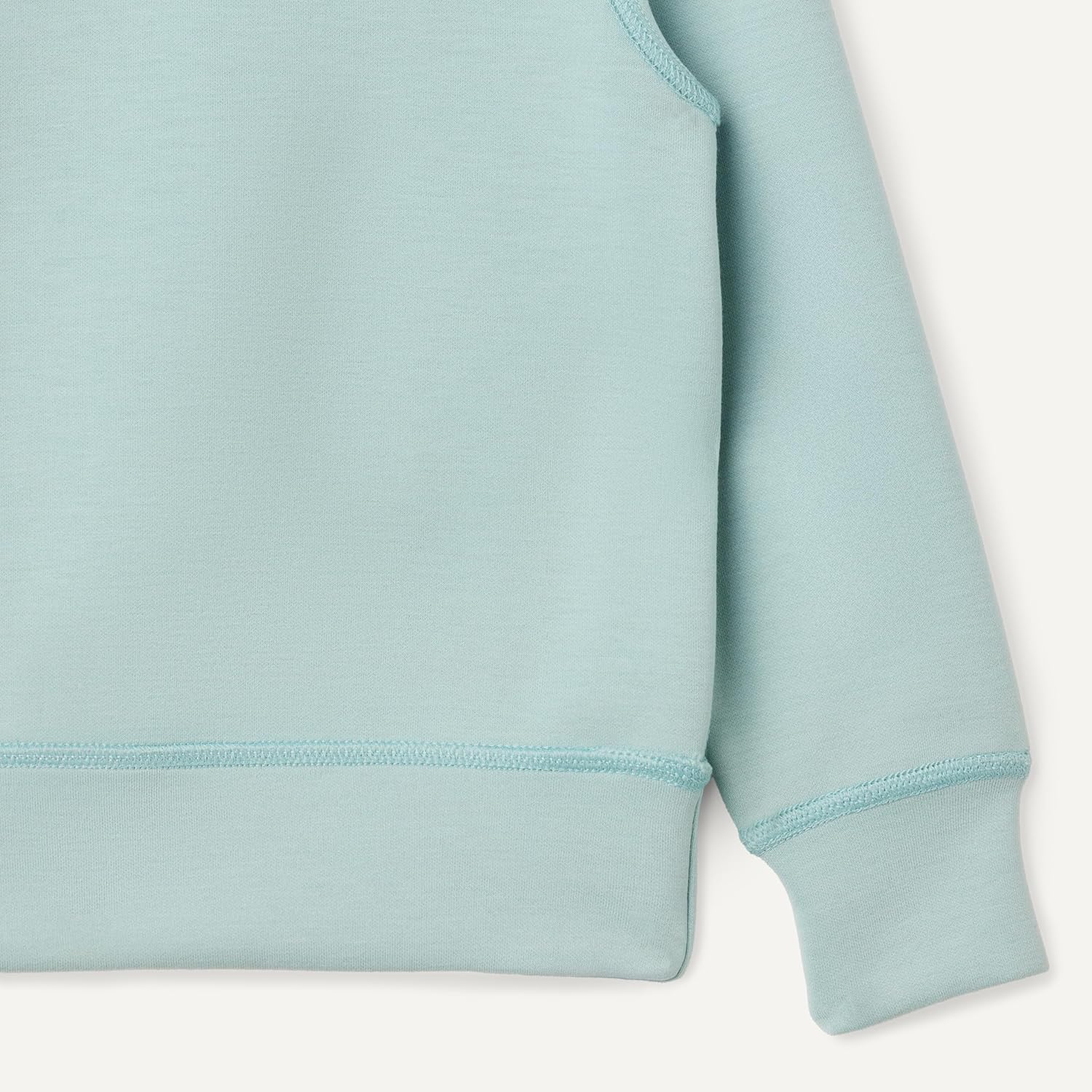 Detalle de Amazon Essentials Boys' Active Sweat Relaxed-Fit Crewneck Pullover Sweatshirt (Light Blue, Large)
