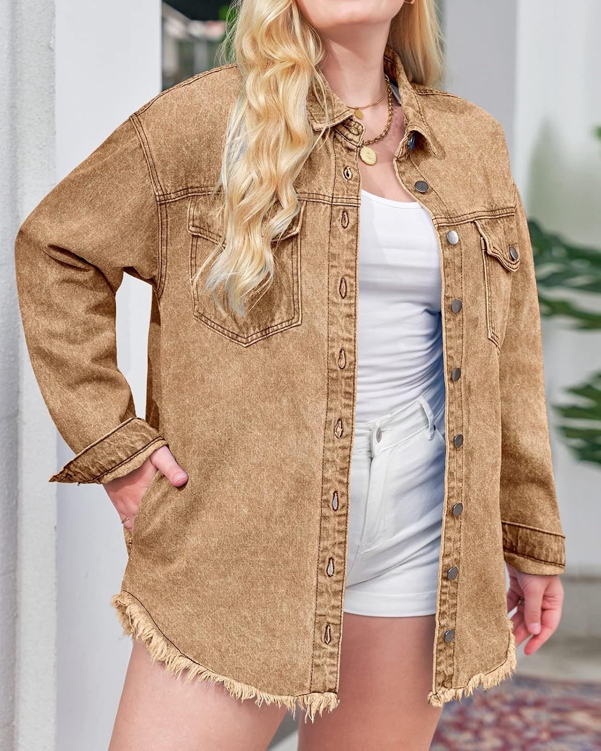 Thumbnail 6 de Vetinee Women’s Oversized Frayed-Hem Button-Up Shacket Denim Jacket with Pockets