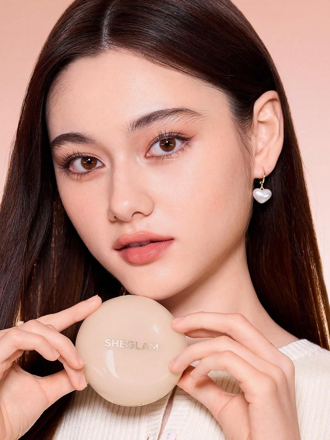 Detalle de SHEGLAM Lock Go Cushion Foundation Porcelain