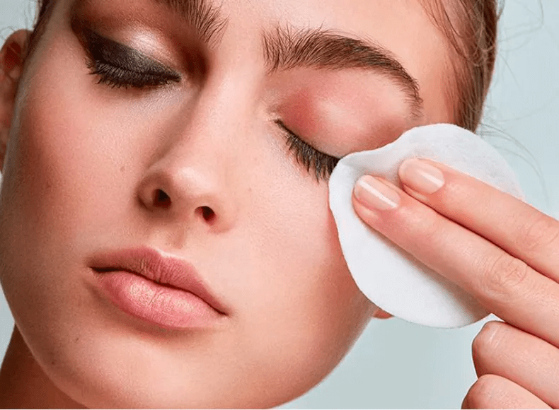 Thumbnail 1 de M2 Beauté Desmaquillante Sin Aceite 150 ml: limpieza suave y preacondicionante para piel sensible