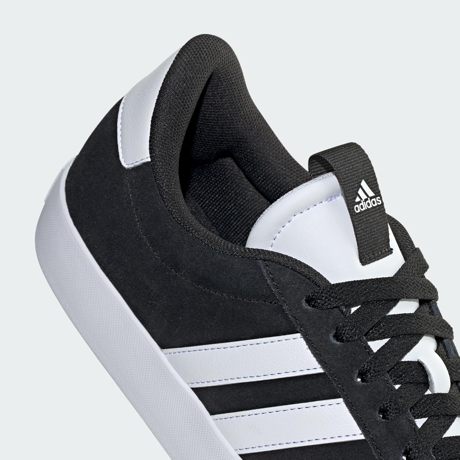 Detalle de Adidas Herren VL Court 3.0 Schuhe – klassischer Court‑Sneaker mit Lederoberseite