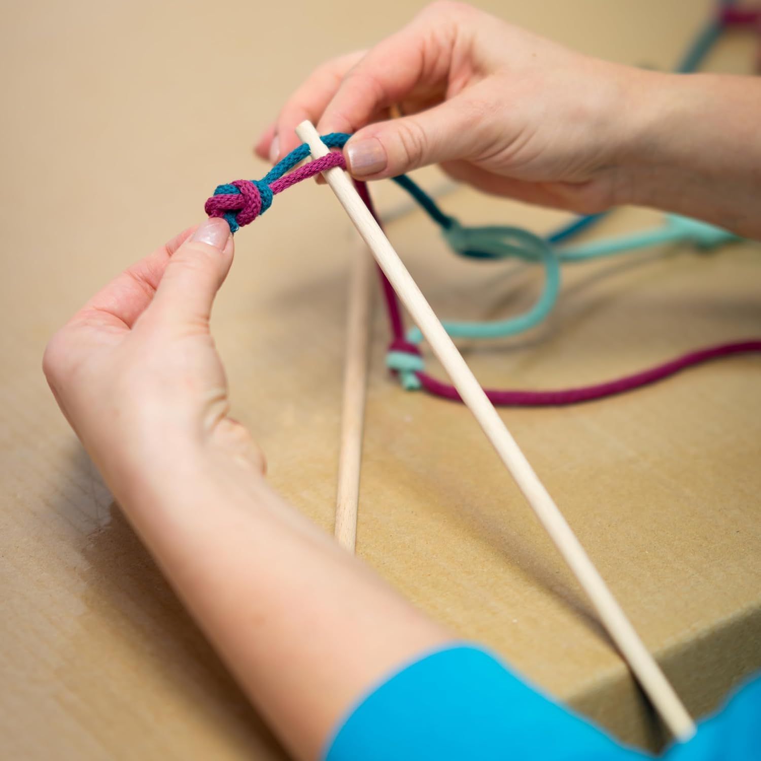 Thumbnail 1 de Bubble Brothers Riesenseifenblasen-Set (3 Holz-Seifenblasenstäbe, 50 cm) mit Konzentrat