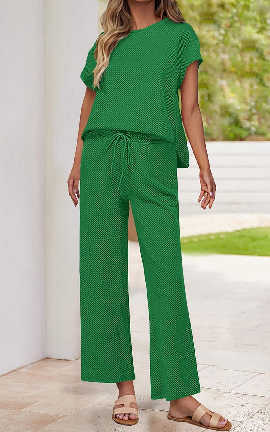 Detalle de PRETTYGARDEN 2 Piece Outfits for Women: Casual Tracksuit Set (Short Sleeve Top + Wide-Leg Pants)