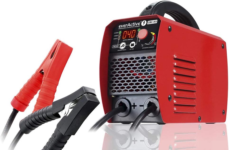 Detalle de everActive CBC-40 – prostownik 12/24 V z rozruchem 300 A i ładowaniem 8–40 A