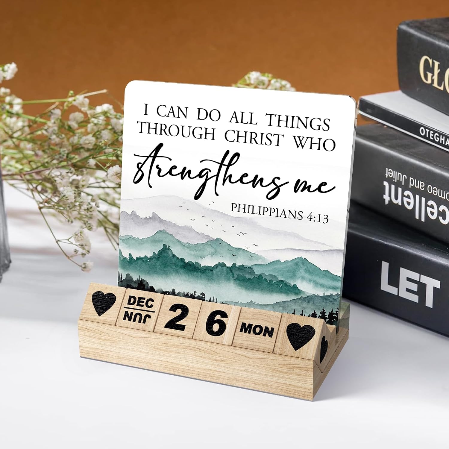 Detalle 2 de Ythuil Inspirational Acrylic Desk Calendar with Wooden Base, 4.2" x 4.2