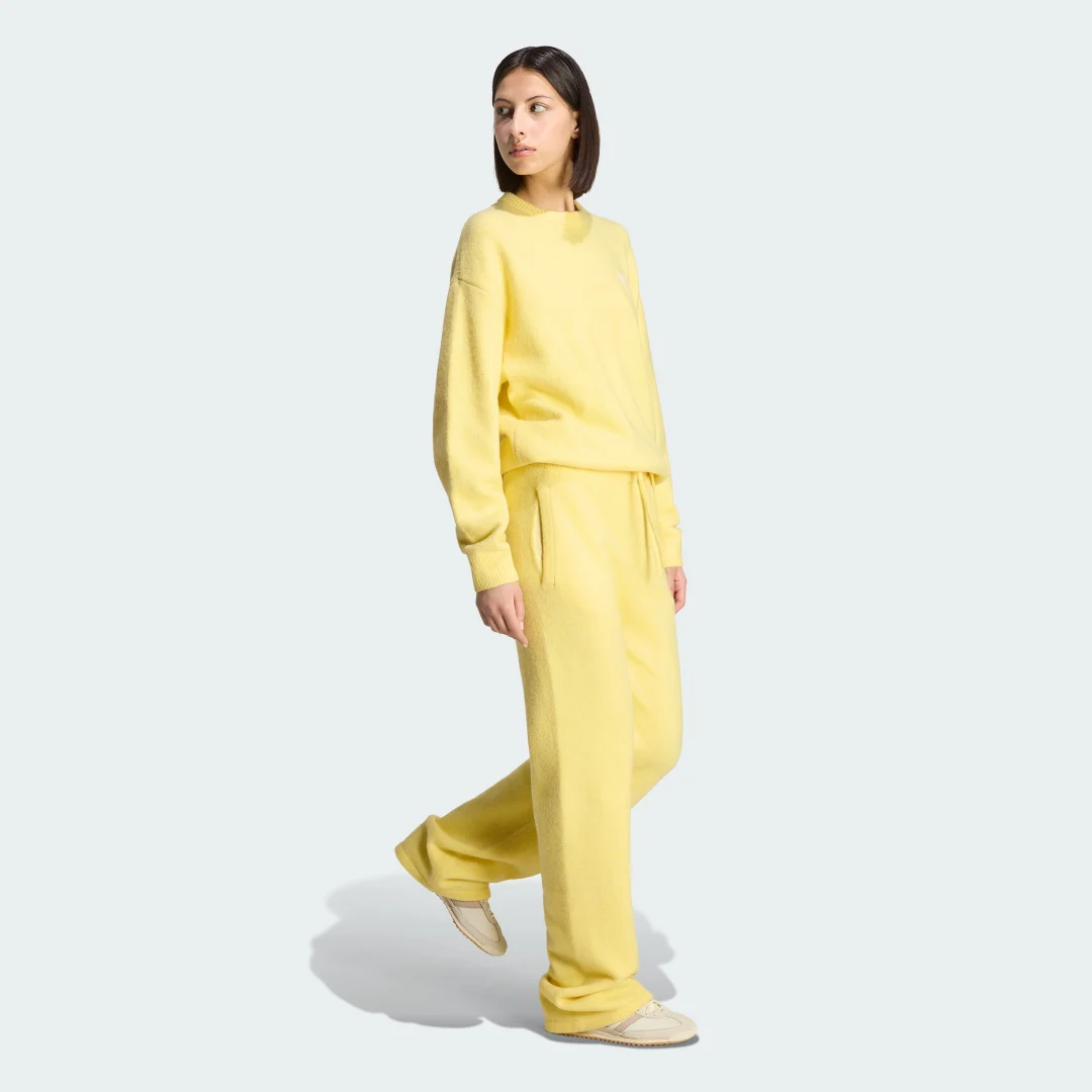 Detalle de Pantalón de punto adidas Originals Athletic Dept – Amarillo