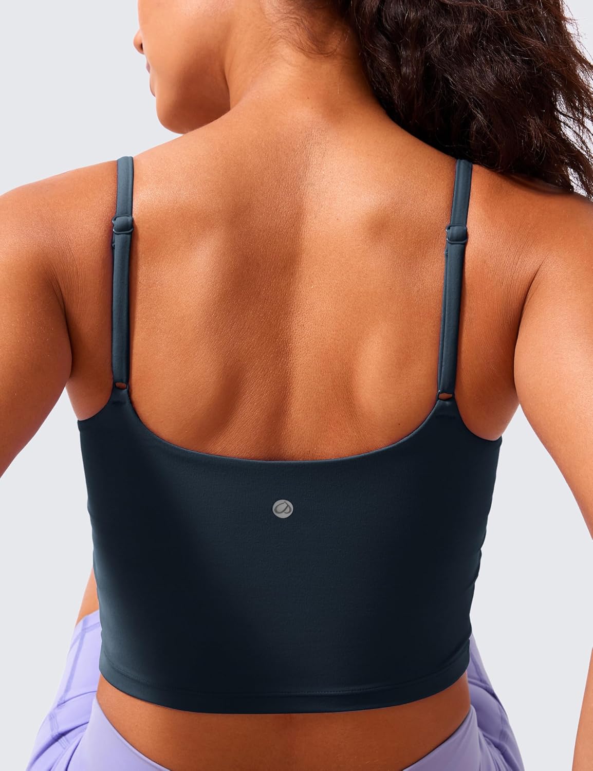 Detalle de CRZ YOGA Butterlift Women's Scoop Neck Longline Sports Bra — Built-in, Removable Pads, U Back