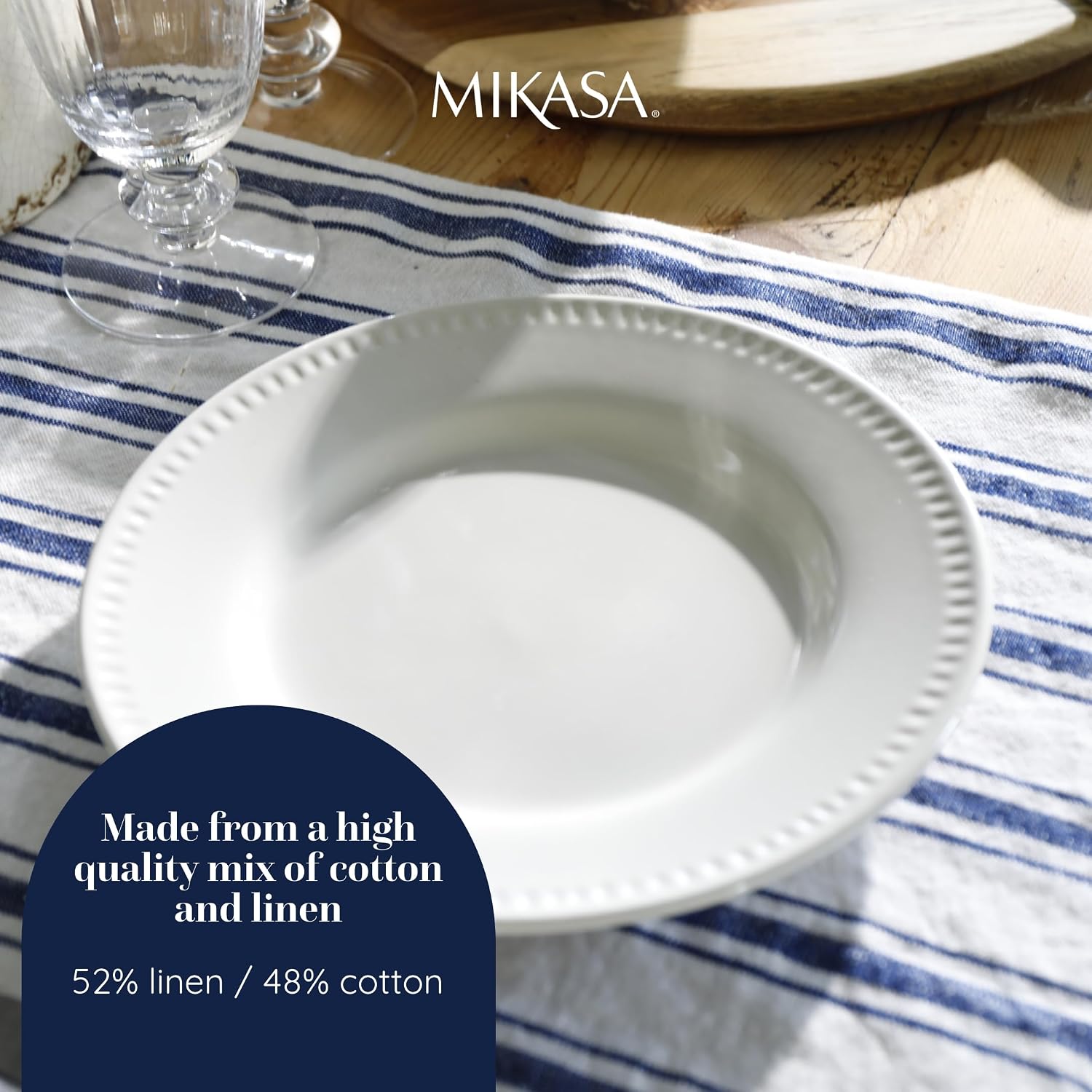 Detalle 1 de Mikasa Cotton and Linen Table Runner, 230 x 34cm, White with Navy Stripe