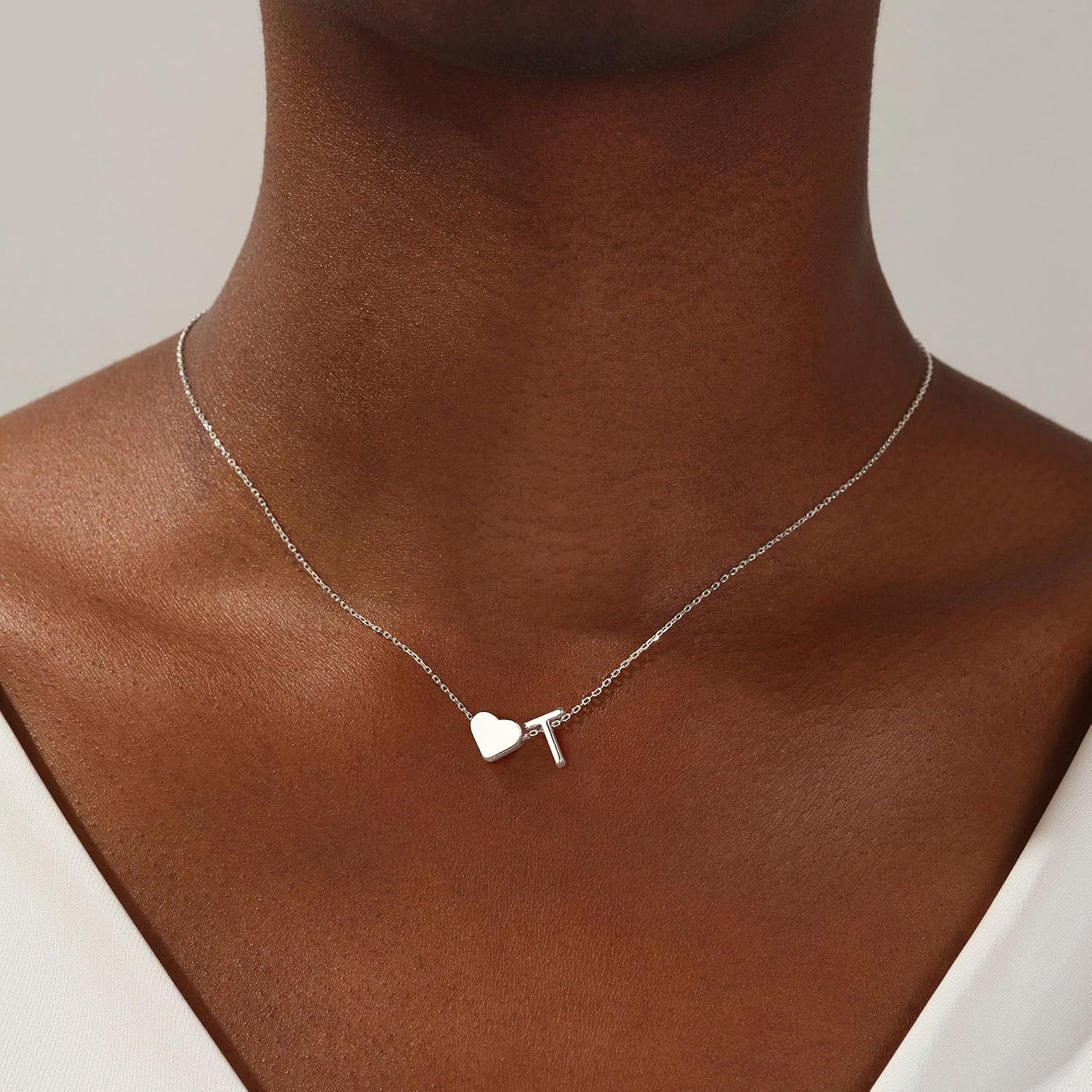 Detalle de Collier cœur initiale TINGN plaqué or 14 carats, pendentif cœur – 40 cm + extension 6 cm