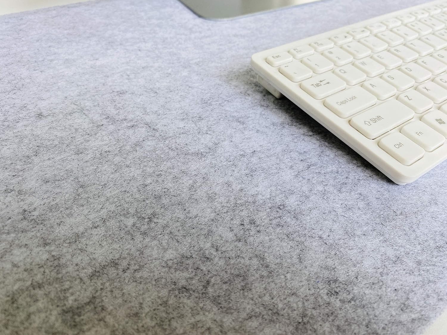 Detalle de DAWNTREES 140x60 cm Desk Mat – Extra Large Felt Desk Pad in Grey