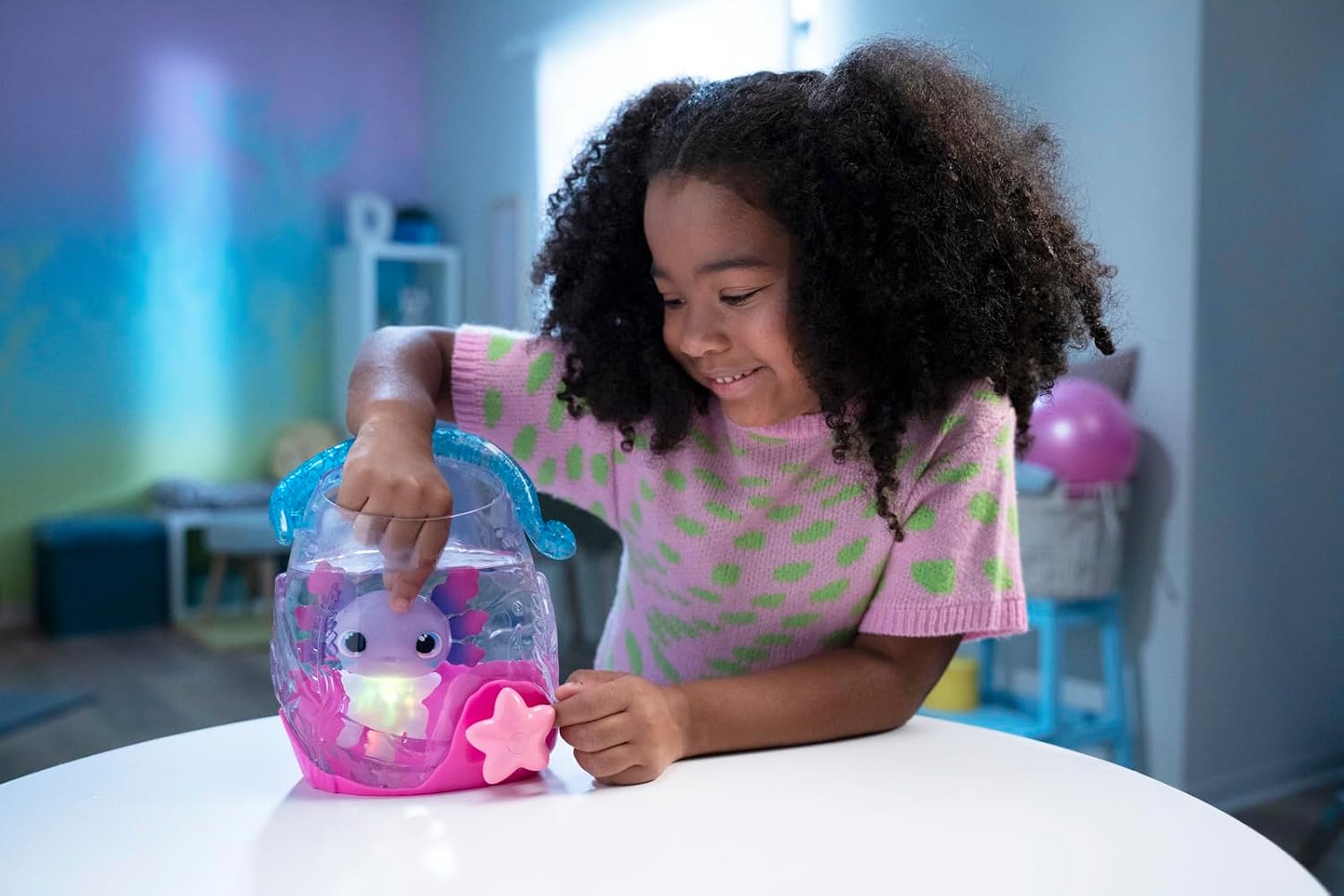 Detalle de Animagic: Let's Glo Axolotl Bubble Reef – Portable Bubble Aquarium with Exclusive Purple Axolotl