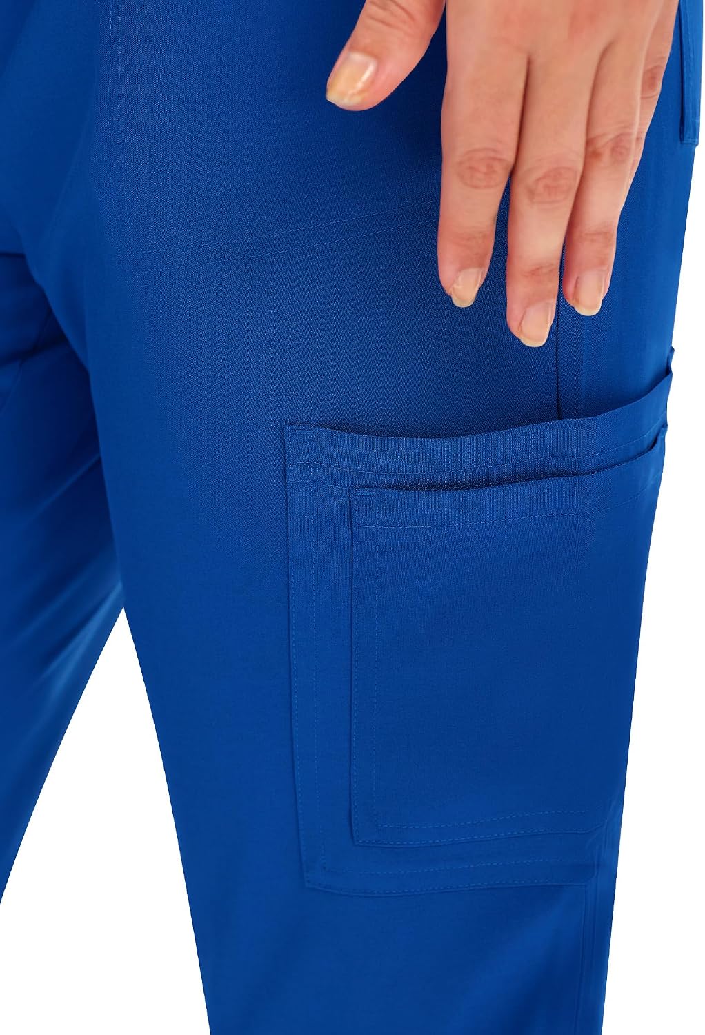 Detalle de COZYFIT Women’s Scrub Set, V-Neck Top, Cargo Pants and 12 Pockets