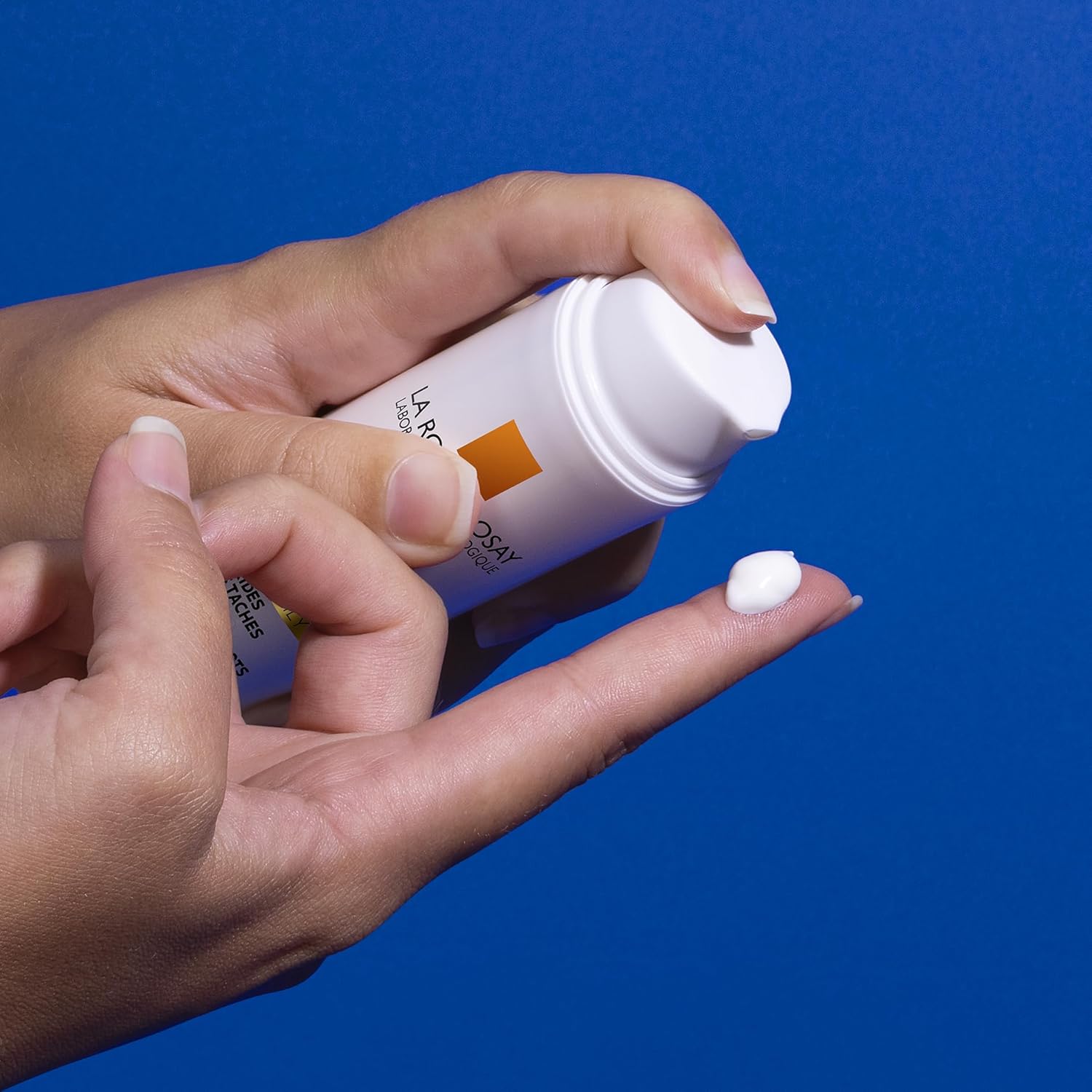 Detalle de La Roche-Posay Anthelios Age Correct SPF50: Daily Anti-Ageing Sunscreen with Hyaluronic Acid & Niacinamide