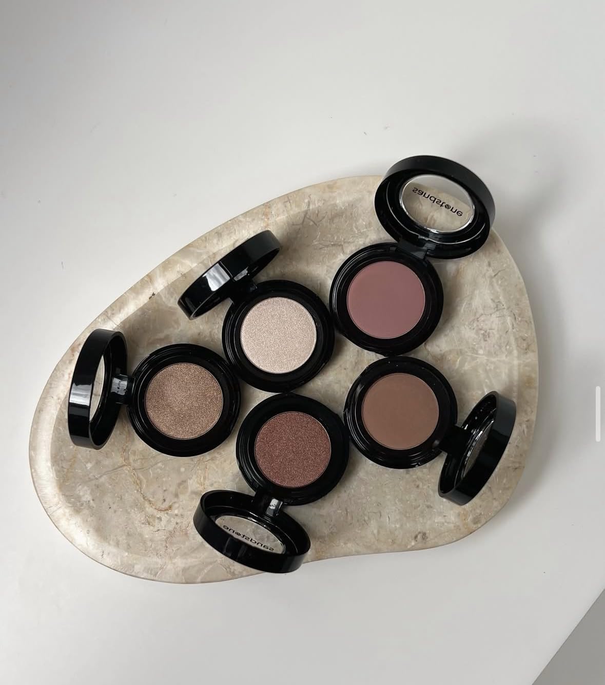 Detalle de Sandstone Scandinavia Fard à Paupières Hypoallergénique (623 Rust) – Longue tenue, vegan et sans parfum