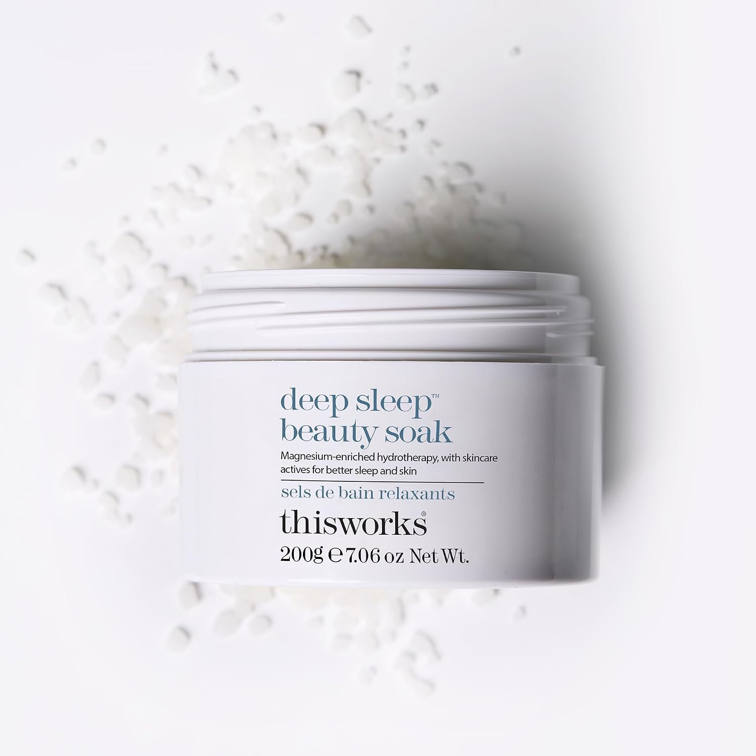 Detalle 2 de This Works Deep Sleep Beauty Soak bath salts
