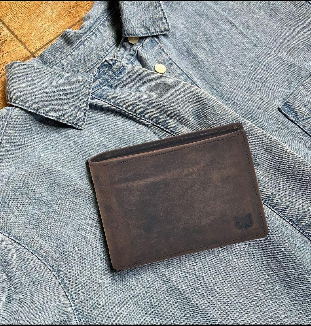 Detalle 1 de Crazy Horse Leather Bifold Wallet