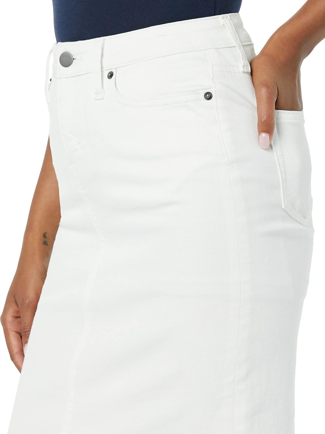 Detalle de Amazon Essentials Women's Classic 5-Pocket Denim Skirt (Available in Plus Sizes)