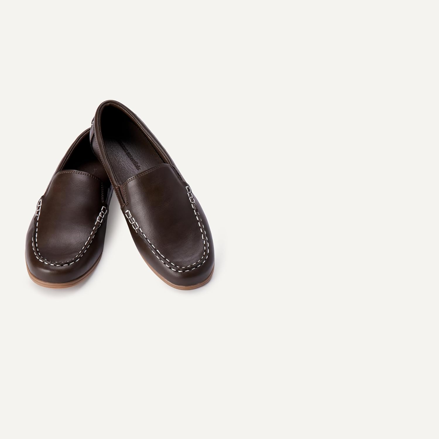 Thumbnail 1 de Amazon Essentials Boys' Moc-Toe Slip-On Loafers