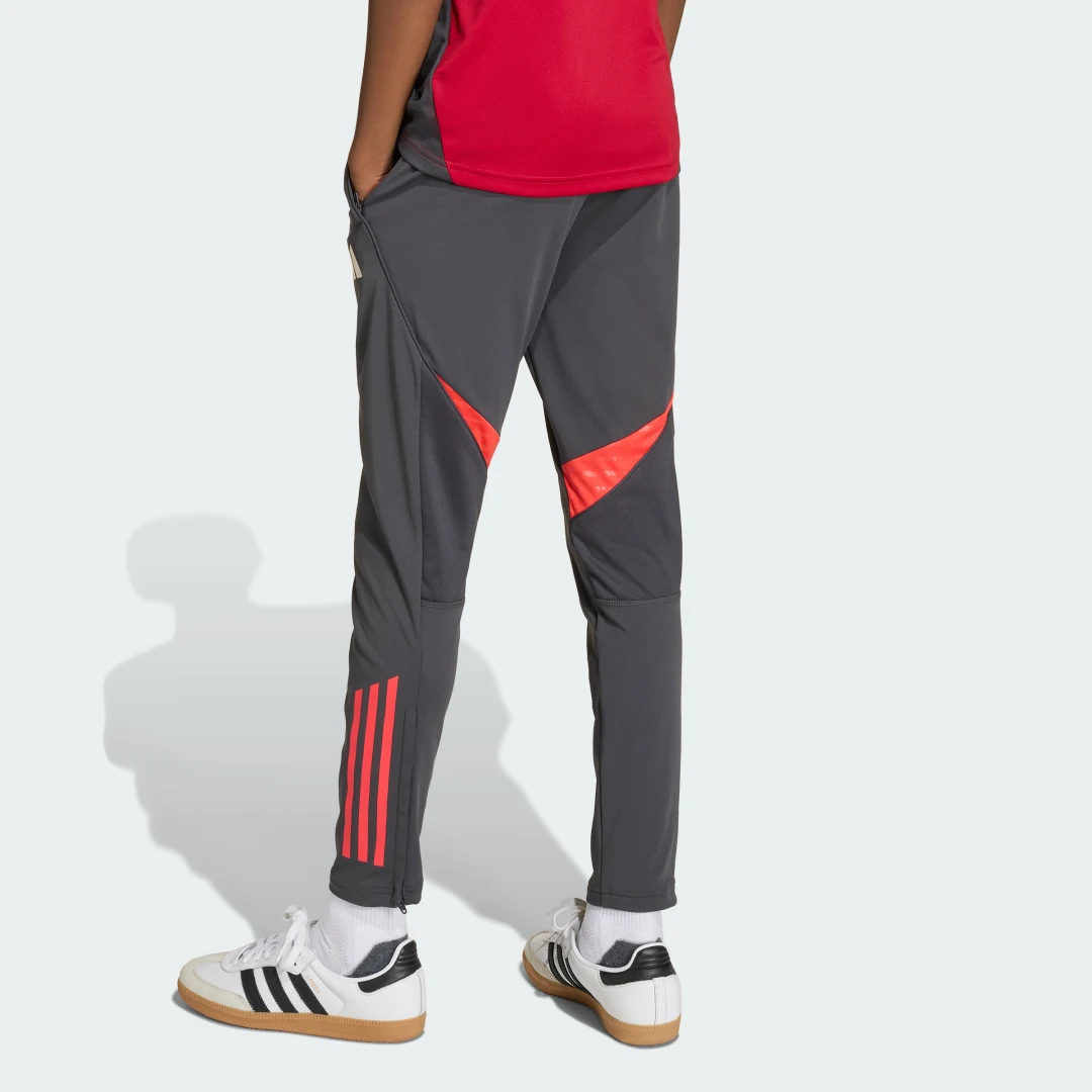 Thumbnail 3 de Pantalón de entrenamiento Liverpool FC Tiro 25 Competition de Adidas: análisis y clave de compra