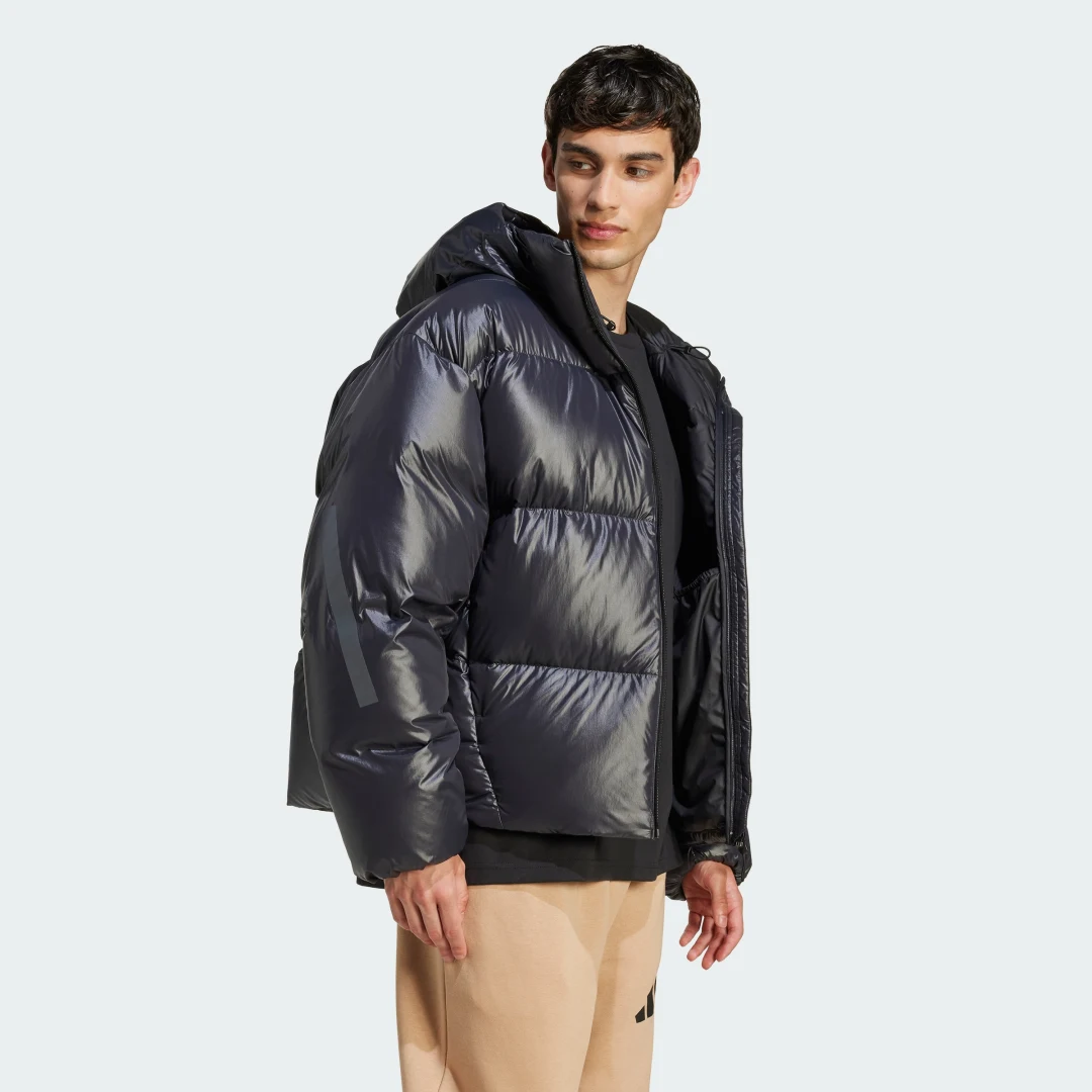 Detalle de Anorak de plumón abullonado adidas Z.N.E. Climawarm en Negro