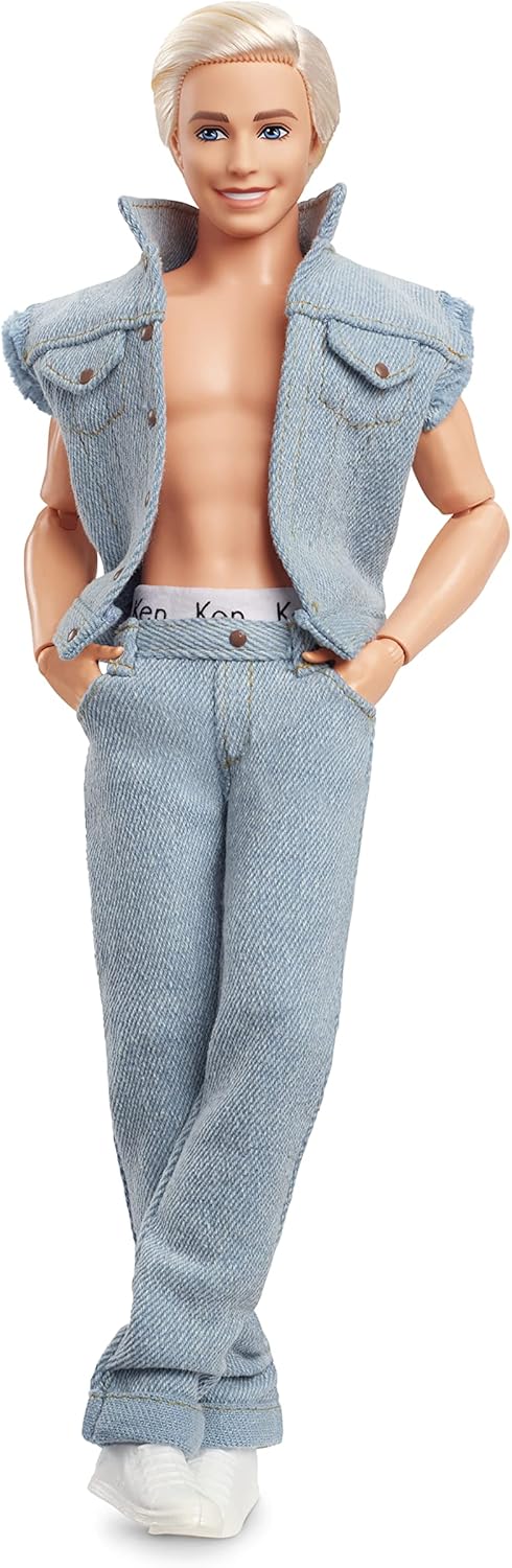 Detalle de Barbie The Movie - Ken, Bambola da Collezione con Completo Jeans Coordinato e Intimo Originale Ken, HRF27