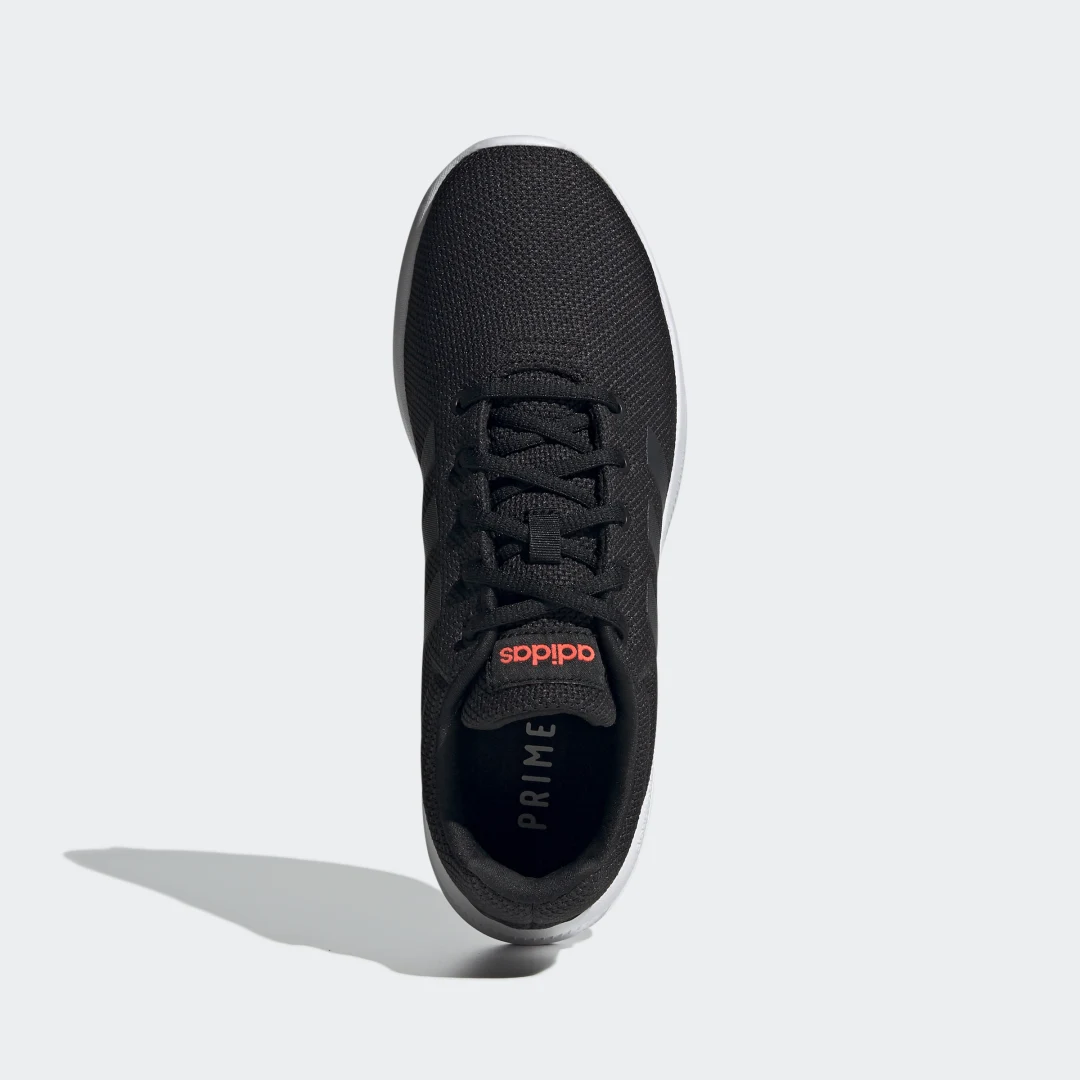 Detalle de Adidas Lite Racer CLN 2.0 en negro: zapatilla versátil para uso diario