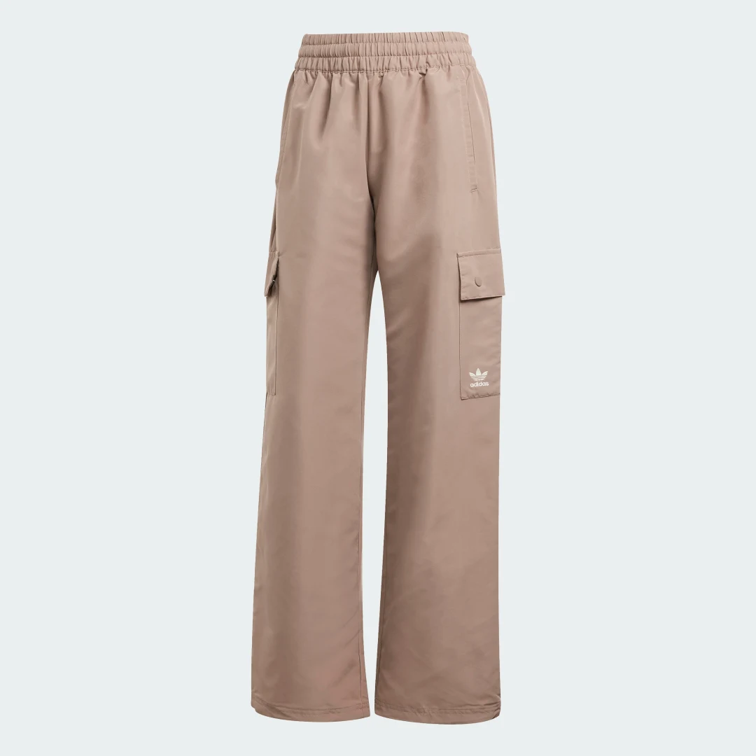 Detalle de Pantalón Essentials Woven Cargo de Adidas: ficha de compra razonable